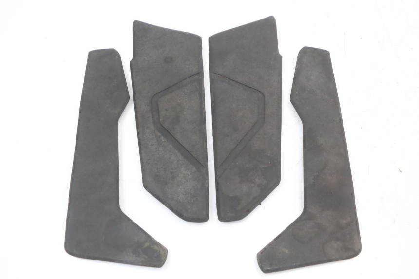 photo de TAPA REPOSAPIES GOMMA LONGJIA EASY MAX 125 (2020 - 2024) - Vista principal