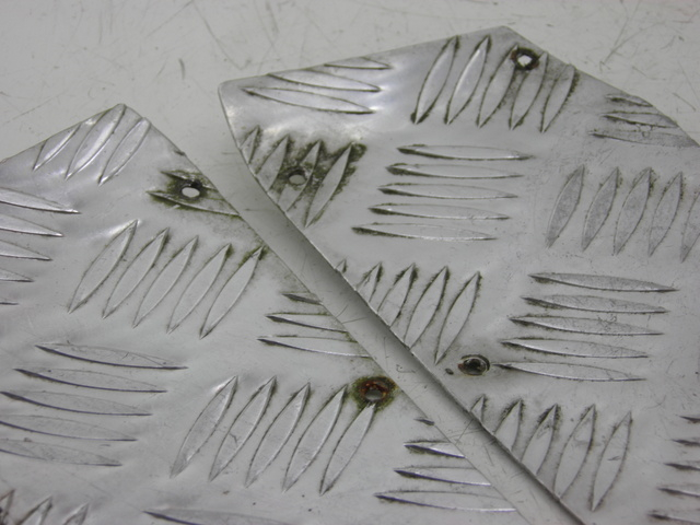 photo de TAPA REPOSAPIES GOMMA EUROCKA MATADOR 4T 50 (2010 - 2016) - Zoom estado de uso