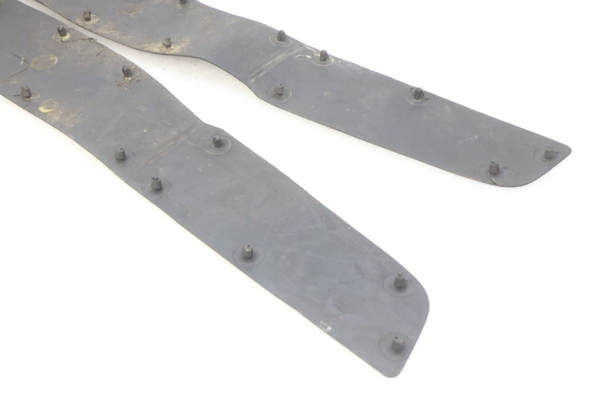 photo de ALFOMBRA DE PASO HONDA FES PANTHEON 2T 125 (1998 - 2002) - Otra perspectiva