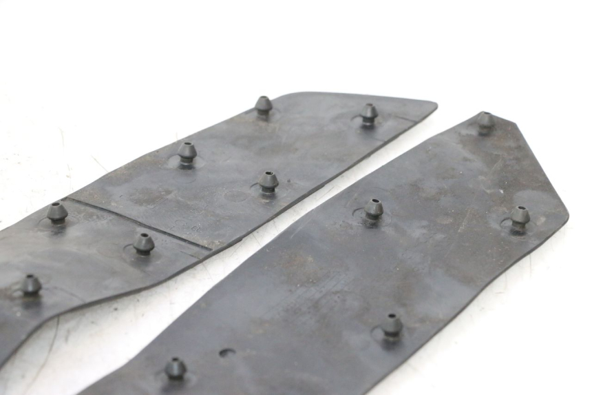 photo de TAPA REPOSAPIES GOMMA HONDA FJS SILVER WING SILVERWING 400 (2005 - 2008) - Detalle de la pieza
