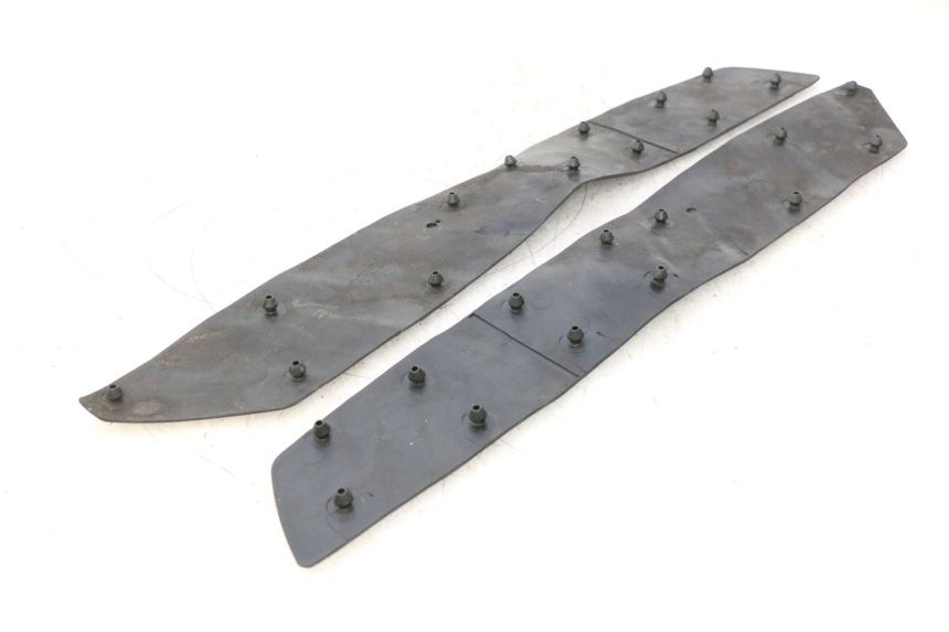 photo de TAPA REPOSAPIES GOMMA HONDA FJS SILVER WING SILVERWING 400 (2005 - 2008) - Primer plano técnico