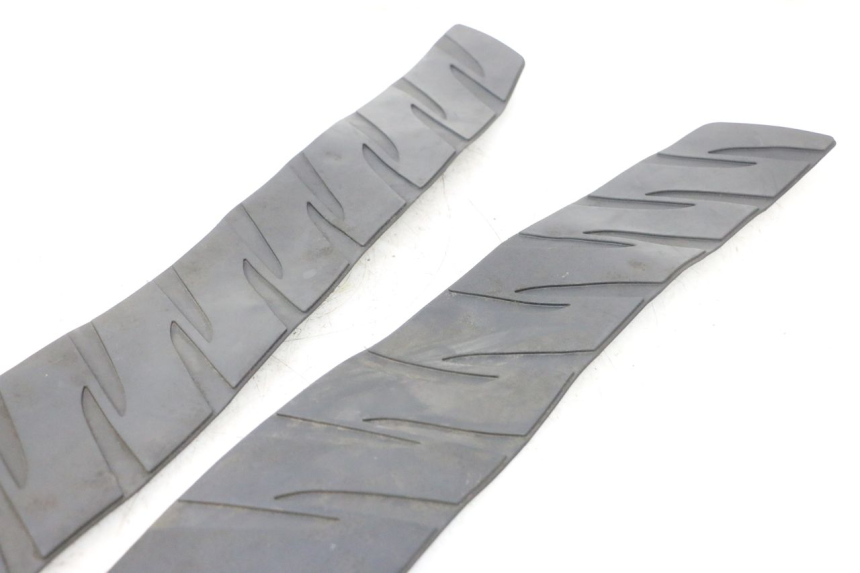 photo de TAPA REPOSAPIES GOMMA HONDA FJS SILVER WING SILVERWING 400 (2005 - 2008) - Otra perspectiva