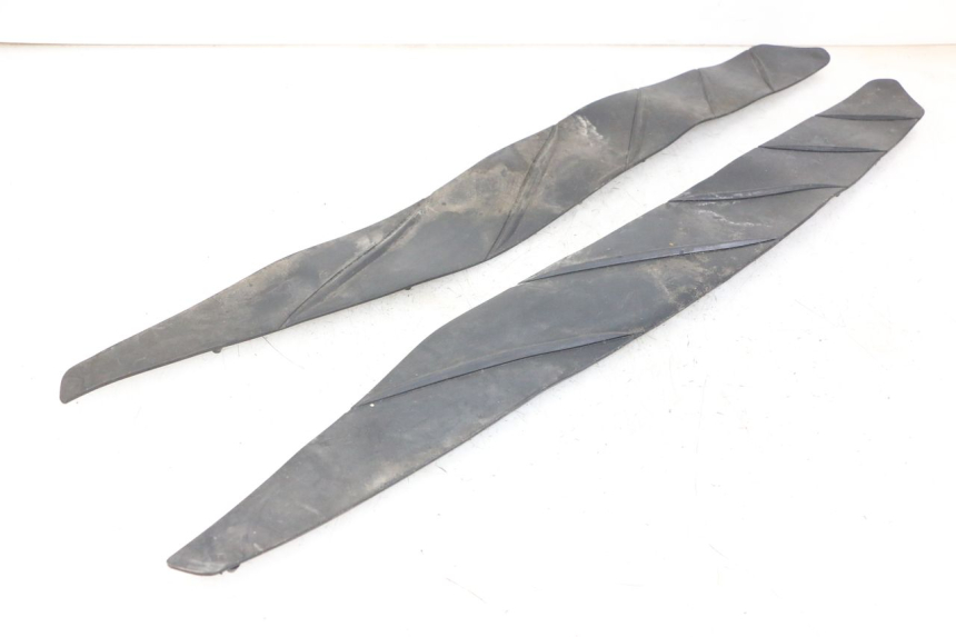 photo de TAPA REPOSAPIES GOMMA HONDA FORZA ABS 300 (2013 - 2017) - Vista principal