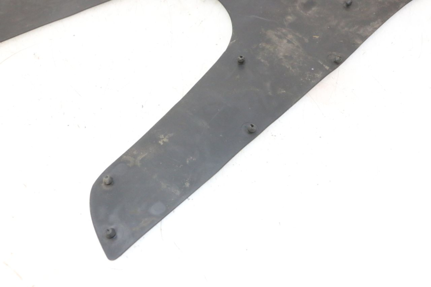 photo de TAPA REPOSAPIES GOMMA KYMCO GRAND DINK 125 (2002 - 2007) - Vista general del producto