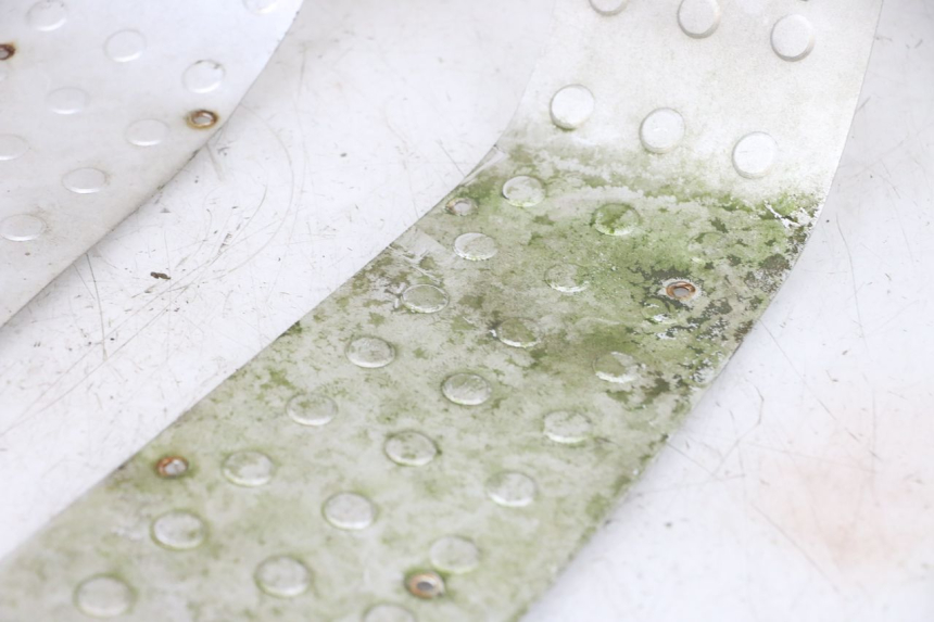 photo de TAPA REPOSAPIES GOMMA JM MOTORS GTS 125 (2015 - 2019) - Primer plano técnico