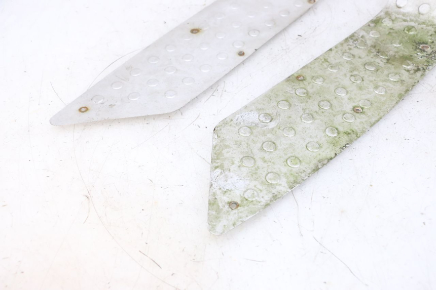 photo de TAPA REPOSAPIES GOMMA JM MOTORS GTS 125 (2015 - 2019) - Vista general del producto