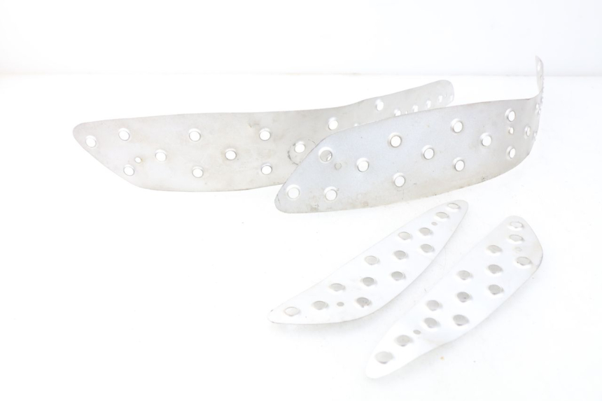 photo de TAPA REPOSAPIES GOMMA JONWAY GTX 2T 50 (2014 - 2020) - Detalle de la pieza