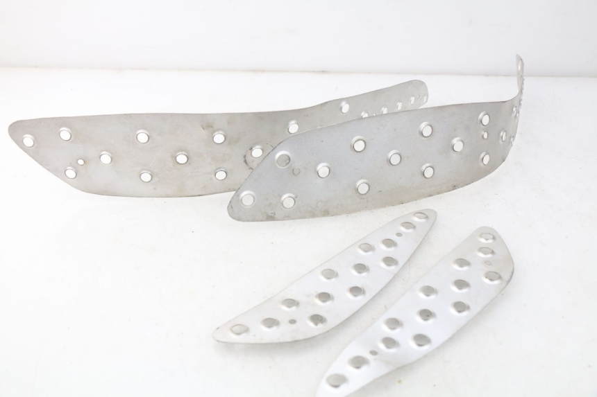 photo de TAPA REPOSAPIES GOMMA JONWAY GTX 2T 50 (2014 - 2020) - Zoom estado de uso