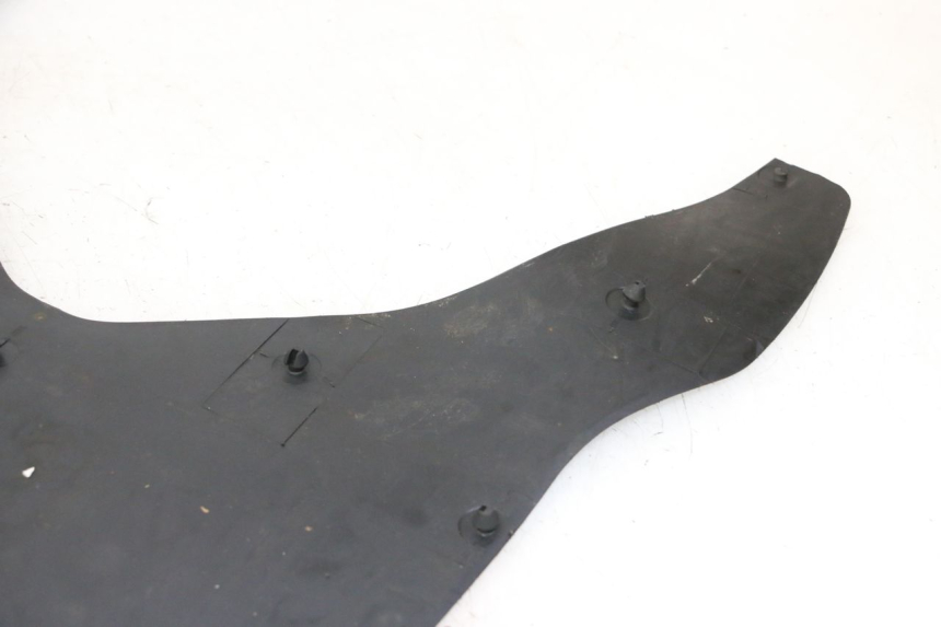 photo de TAPA REPOSAPIES GOMMA DAELIM HISTORY 125 (2001 - 2002) - Estado de la superficie y material