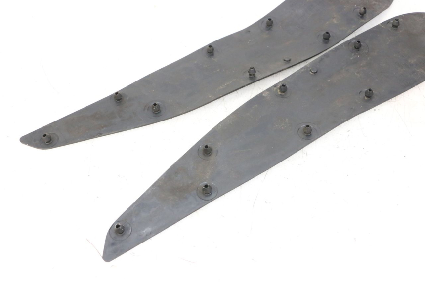 photo de TAPA REPOSAPIES GOMMA HONDA PCX (JF57/JF64) 125 (2014 - 2018) - Detalle de la pieza