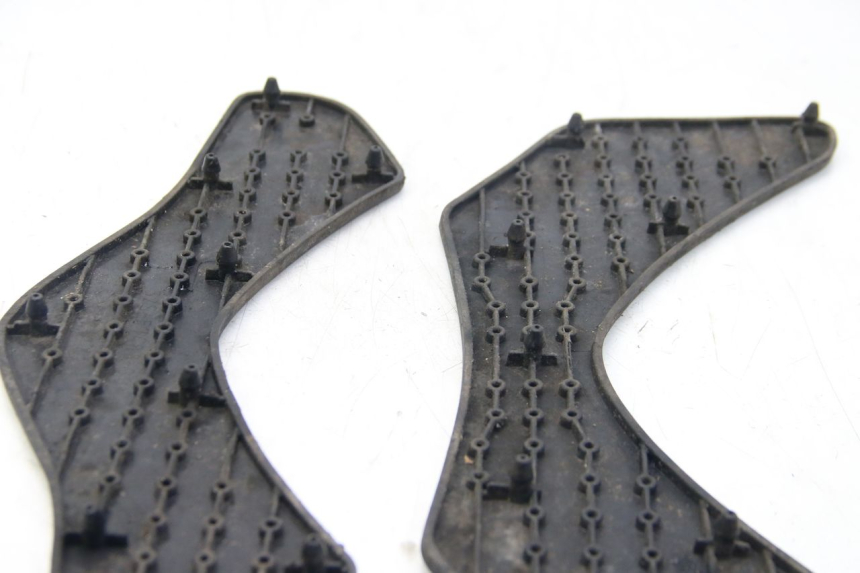 photo de ALFOMBRA DE PASO YAMAHA HW XENTER 125 (2011 - 2017) - Zoom estado de uso