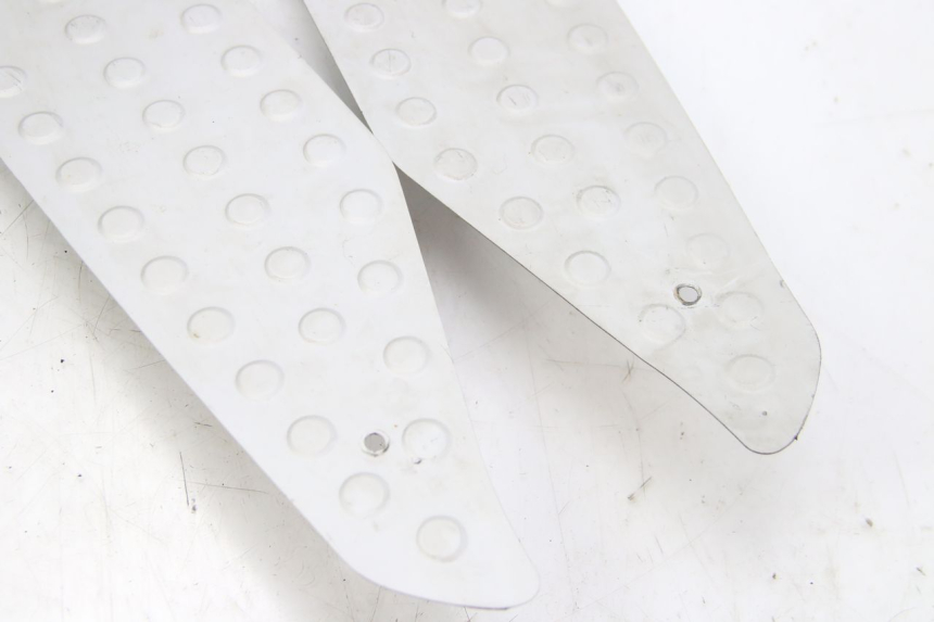 photo de ALFOMBRA DE PASO REVATTO IMPERATOR 125 (2007 - 2015) - Detalle de la pieza