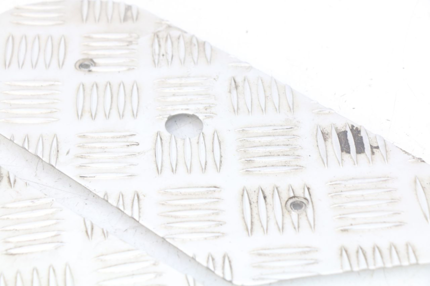 photo de ALFOMBRA DE ESTRIBO PEUGEOT KISBEE 2T 50 (2010 - 2017) - Zoom estado de uso