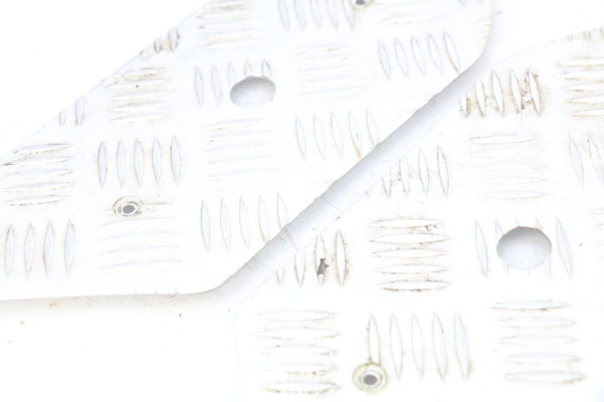 photo de ALFOMBRA DE ESTRIBO PEUGEOT KISBEE 2T 50 (2010 - 2017) - Otra perspectiva