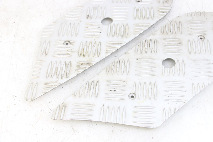 photo de ALFOMBRA PARA PISOS PEUGEOT KISBEE 4T 50 (2018 - 2022) - Zoom estado de uso