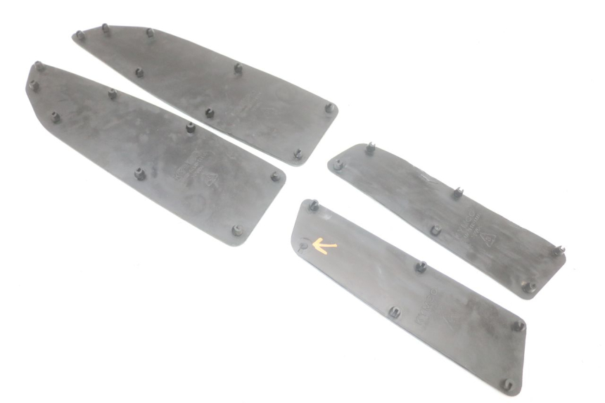 photo de ALFOMBRA DE PASO KYMCO X-TOWN XTOWN 125 (2016 - 2021) - Primer plano técnico