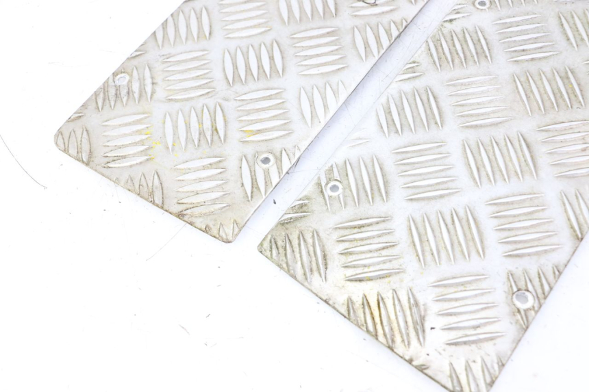 photo de TAPA REPOSAPIES GOMMA LIGIER PULSE 3 1 (2014 - 2020) - Zoom estado de uso