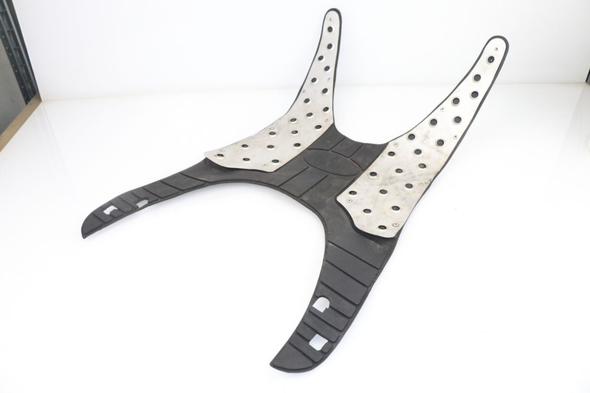 photo de TAPA REPOSAPIES GOMMA GINELLI LJ50QT 2T 50 (2009 - 2012) - Detalle de la pieza