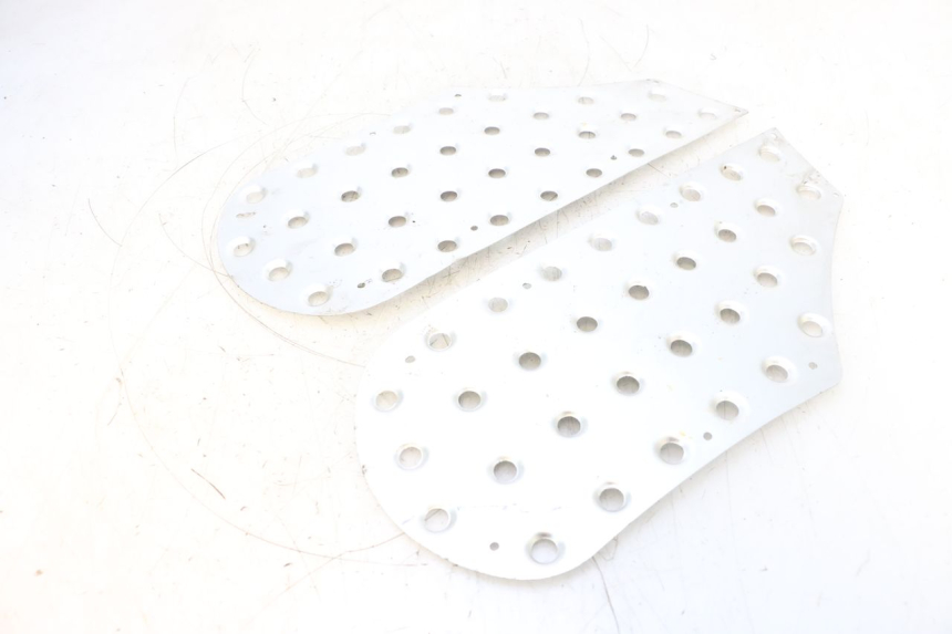 photo de TAPA REPOSAPIES GOMMA KEEWAY MATRIX RX9 125 (2006 - 2007) - Detalle de la pieza