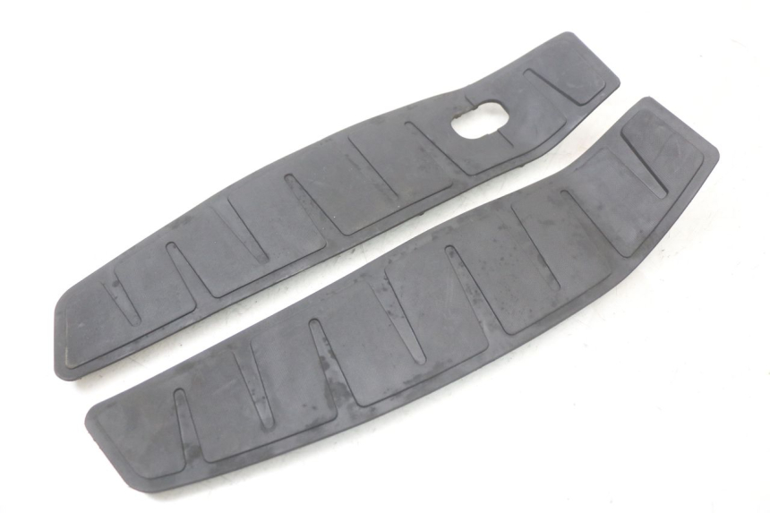 photo de TAPA REPOSAPIES GOMMA PIAGGIO MP3 HPE 350 (2018 - 2020) - Vista principal