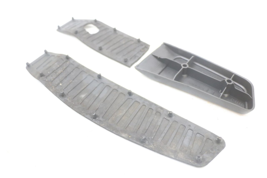 photo de ALFOMBRA PARA ESTRIBO PIAGGIO MP3 LT 400 (2007 - 2012) - Zoom estado de uso