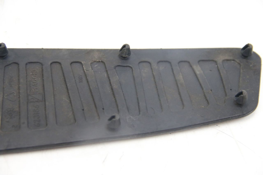 photo de ALFOMBRA DE PASO PIAGGIO MP3 125 (2006 - 2014) - Otra perspectiva