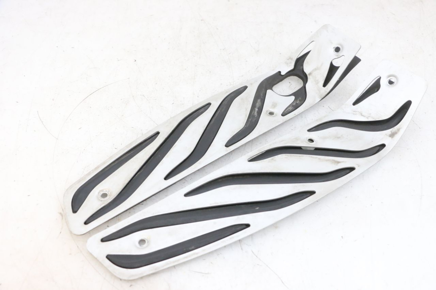 photo de TAPA REPOSAPIES GOMMA PIAGGIO MP3 500 (2016 - 2018) - Vista principal