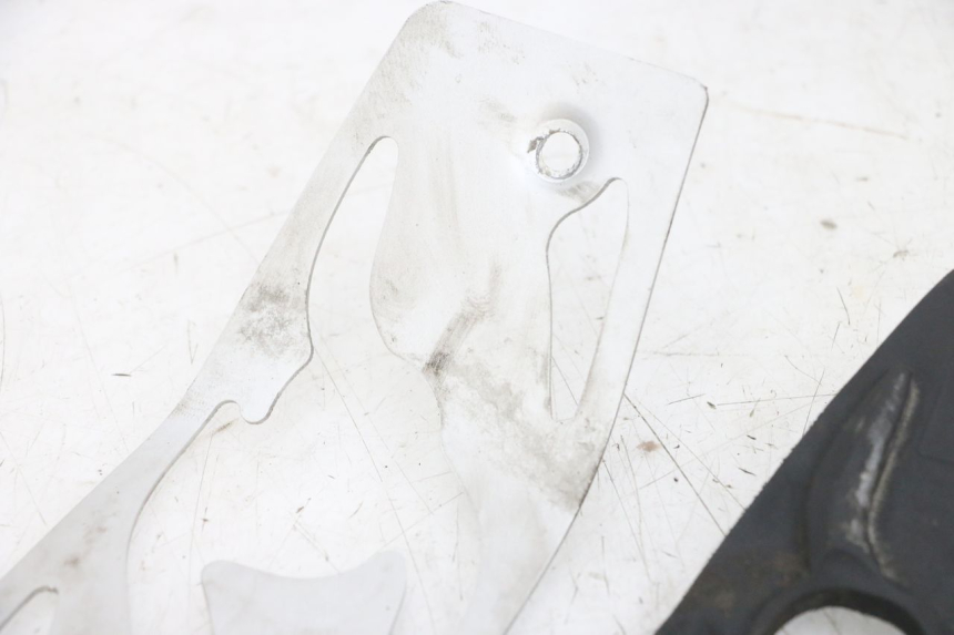 photo de TAPA REPOSAPIES GOMMA PIAGGIO MP3 500 (2016 - 2018) - Otra vista del artículo