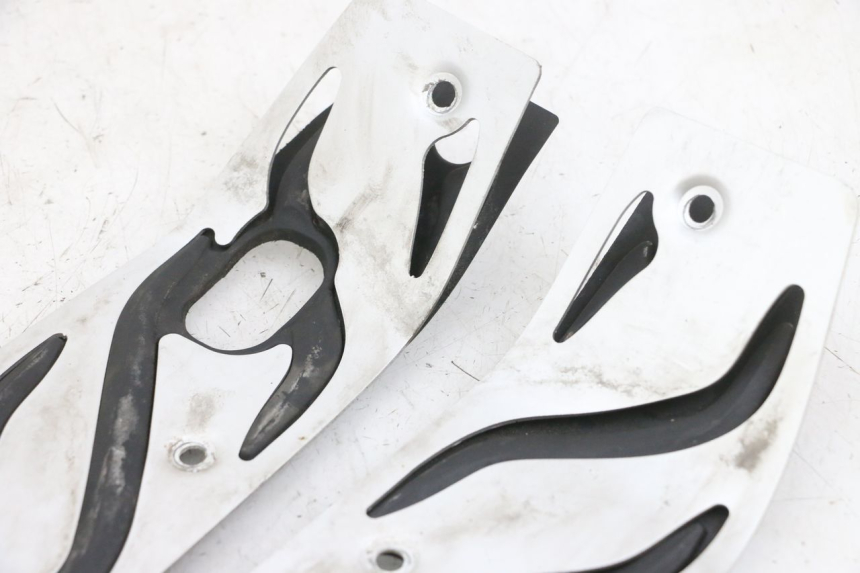 photo de TAPA REPOSAPIES GOMMA PIAGGIO MP3 500 (2016 - 2018) - Vista general del producto