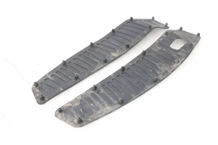 photo de TAPA REPOSAPIES GOMMA PIAGGIO MP3 500 (2016 - 2018) - Otra perspectiva