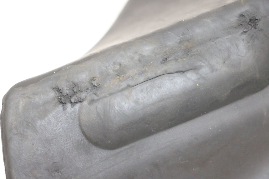 photo de TAPA REPOSAPIES GOMMA YAMAHA NEO'S CORE 1 (2022 - 2026) - Recambio usado revisado