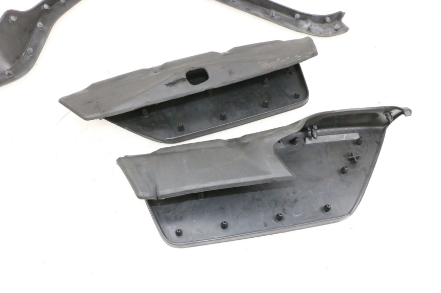 photo de TAPA REPOSAPIES GOMMA YAMAHA NEO'S CORE 1 (2022 - 2026) - Marcados y referencias originales