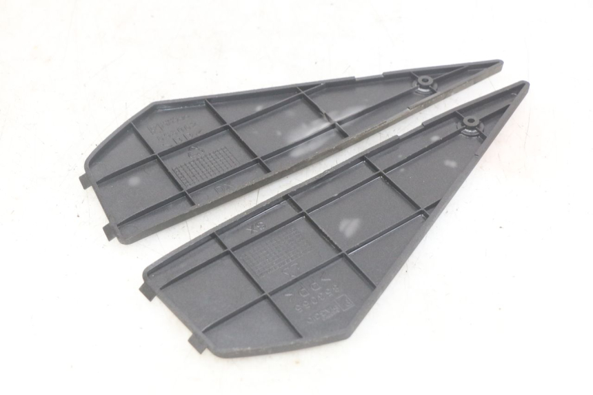 photo de ALFOMBRA DE PASO PIAGGIO NEW TYPHOON 50 (2010 - 2017) - Detalle de la pieza