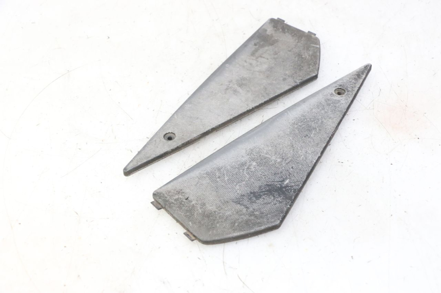 photo de ALFOMBRA DE PASO PIAGGIO NEW TYPHOON 50 (2010 - 2017) - Detalle de la pieza