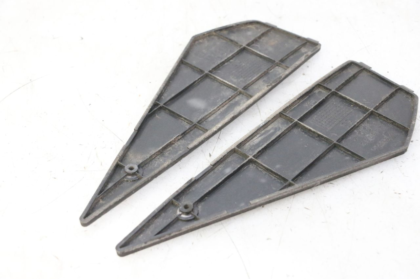 photo de ALFOMBRA DE PASO PIAGGIO NEW TYPHOON 50 (2010 - 2017) - Primer plano técnico