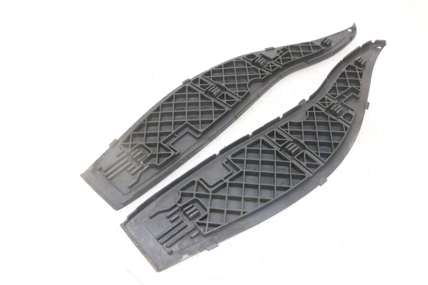 photo de ALFOMBRA DE PASO GILERA NEXUS 125 (2009 - 2013) - Detalle de la pieza