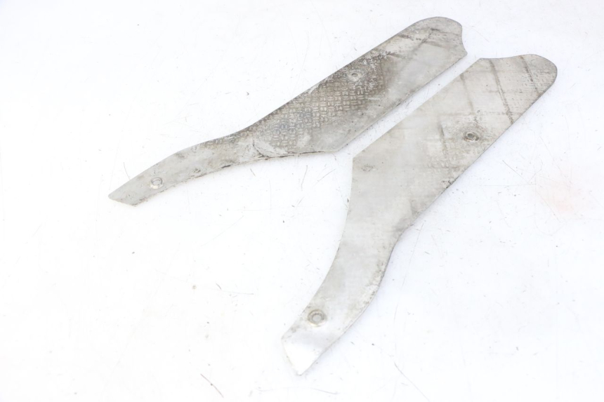 photo de TAPA REPOSAPIES GOMMA PIAGGIO NRG POWER PUREJET 50 (2018 - 2021) - Detalle de la pieza