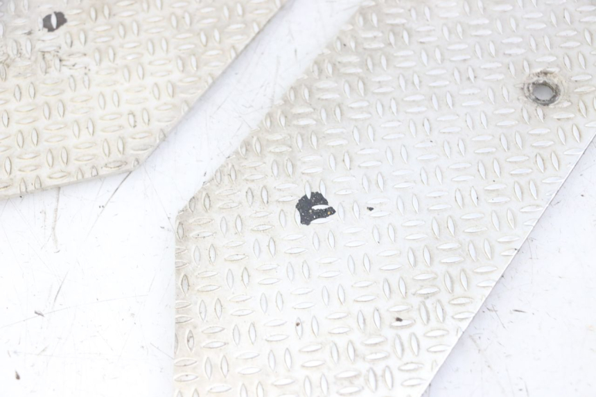 photo de TAPA REPOSAPIES GOMMA PIAGGIO NRG POWER PUREJET 50 (2018 - 2021) - Otra perspectiva