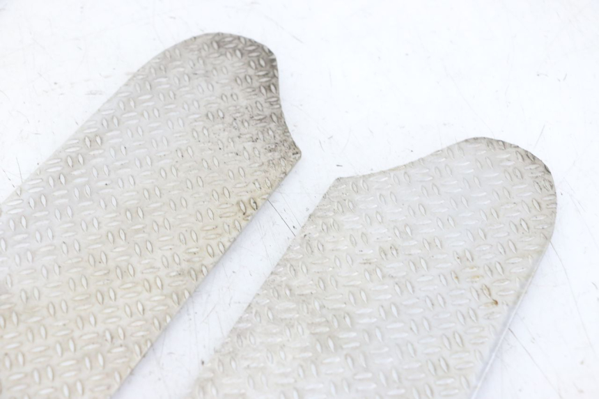 photo de TAPA REPOSAPIES GOMMA PIAGGIO NRG POWER PUREJET 50 (2018 - 2021) - Vista general del producto