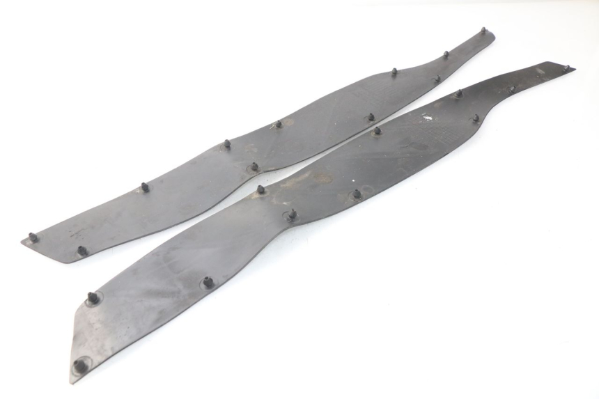 photo de TAPA REPOSAPIES GOMMA HONDA NSS EX FORZA 250 (2005 - 2013) - Detalle de la pieza