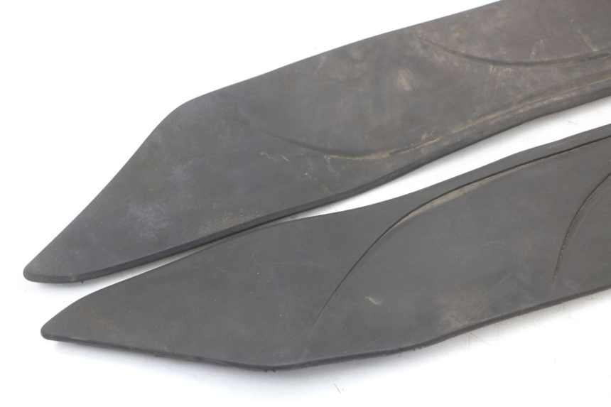 photo de TAPA REPOSAPIES GOMMA HONDA PCX (JF28) 125 (2009 - 2011) - Detalle de la pieza