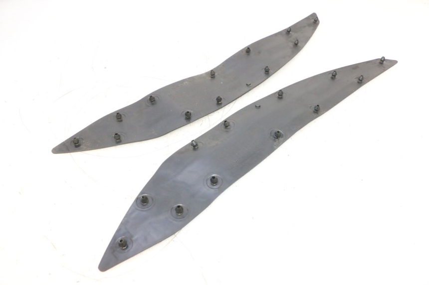 photo de TAPA REPOSAPIES GOMMA HONDA PCX (JF57/JF64) 125 (2014 - 2018) - Detalle de la pieza