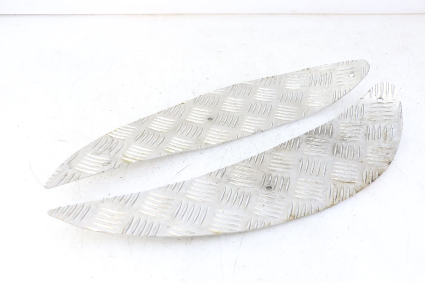 photo de TAPA REPOSAPIES GOMMA PEUGEOT ELYSTAR 50 (2002 - 2014) - Vista principal