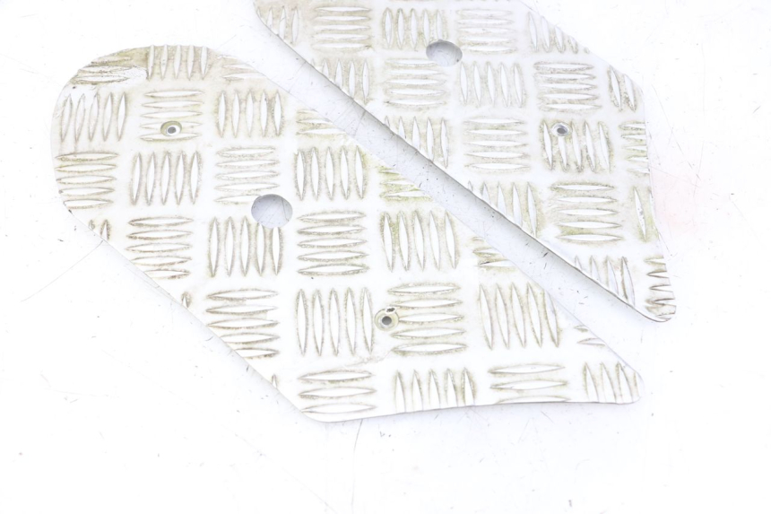 photo de ALFOMBRA PARA PISOS PEUGEOT KISBEE 4T 50 (2018 - 2022) - Zoom estado de uso