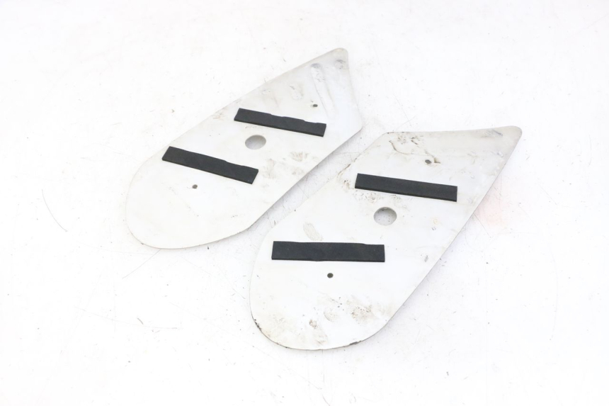 photo de TAPA REPOSAPIES GOMMA PEUGEOT STREETZONE I 2T 50 (2018 - 2020) - Zoom estado de uso