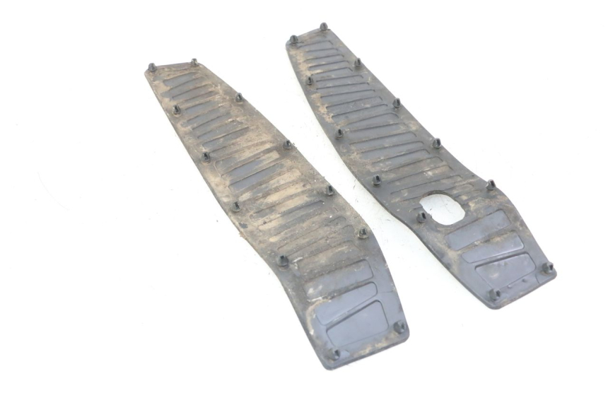 photo de ALFOMBRA PARA ESTRIBO PIAGGIO MP3 LT 400 (2007 - 2012) - Detalle de la pieza