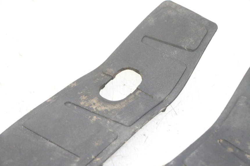 photo de ALFOMBRA PARA ESTRIBO PIAGGIO MP3 LT 400 (2007 - 2012) - Otra perspectiva