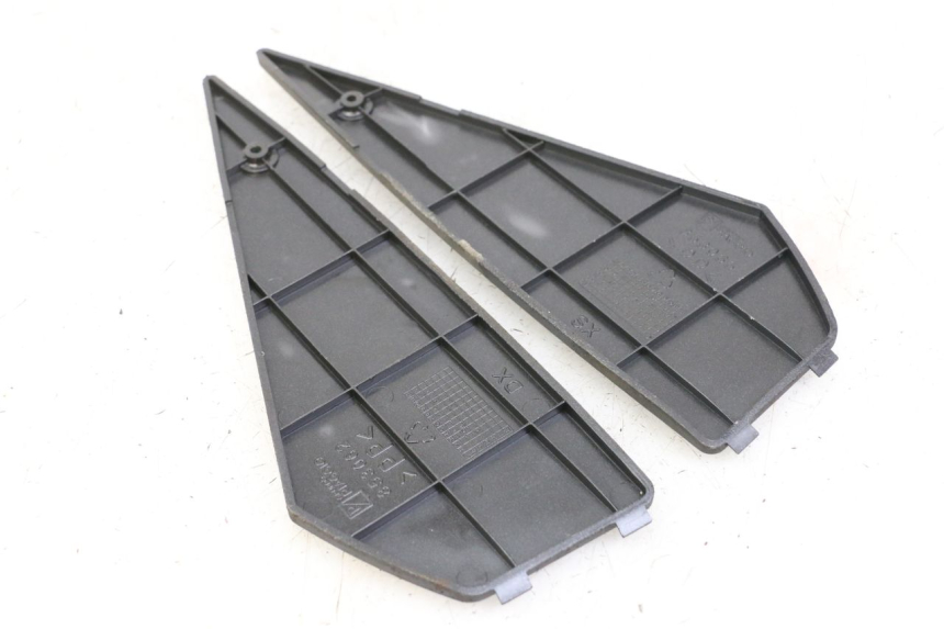 photo de ALFOMBRA DE PASO PIAGGIO NEW TYPHOON 50 (2010 - 2017) - Detalle de la pieza