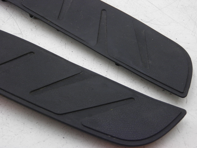 photo de TAPA REPOSAPIES GOMMA PIAGGIO XEVO - X EVO 125 (2007 - 2017) - Zoom estado de uso