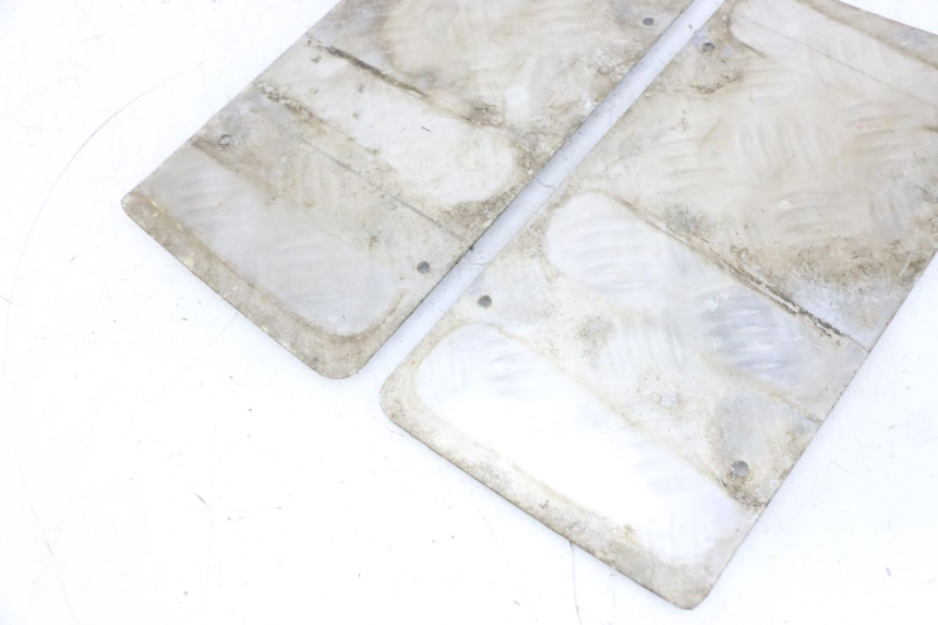 photo de TAPA REPOSAPIES GOMMA LIGIER PULSE 3 1 (2014 - 2020) - Otra perspectiva